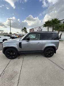 2023 Land Rover Defender 90 S   - Photo 7 - San J Uan, TX 78589