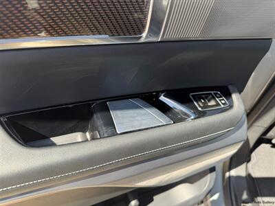 2026 Cadillac VISTIQ Luxury AWD   - Photo 42 - San Juan, TX 78589