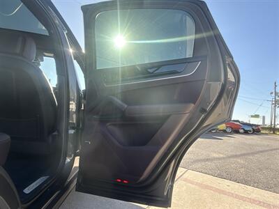 2024 Porsche Cayenne S Coupe   - Photo 30 - San J Uan, TX 78589