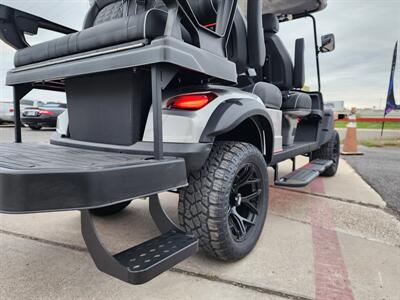 2026 VENOM STRIKE 6 SEATER LIFTED   - Photo 17 - San Juan, TX 78589