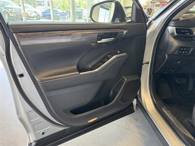 2020 Toyota Highlander Platinum   - Photo 15 - Boise, ID 83713