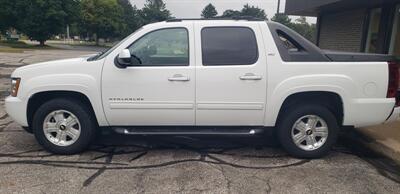 2012 Chevrolet Avalanche LT - Photo 3 - Hemlock, MI 48626
