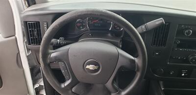 2015 Chevrolet Express 2500   - Photo 11 - Hemlock, MI 48626