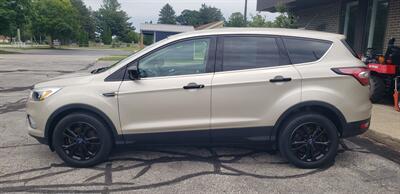 2017 Ford Escape SE   - Photo 3 - Hemlock, MI 48626