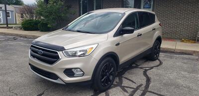 2017 Ford Escape SE   - Photo 2 - Hemlock, MI 48626