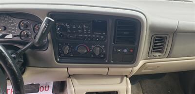 2001 Chevrolet Tahoe LT   - Photo 11 - Hemlock, MI 48626