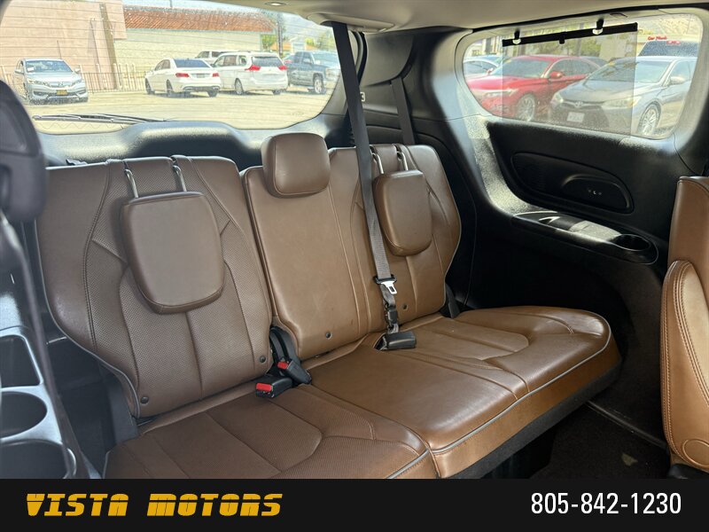 2017 Chrysler Pacifica Limited - Photo 14 - Simi Valley, CA 93063