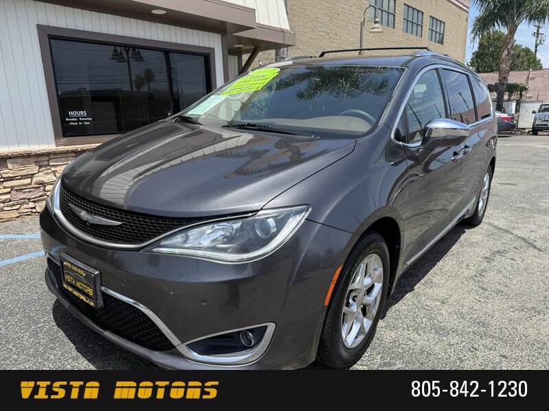 2017 Chrysler Pacifica Limited - Photo 3 - Simi Valley, CA 93063