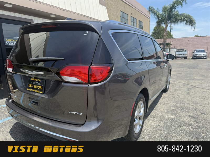2017 Chrysler Pacifica Limited - Photo 6 - Simi Valley, CA 93063