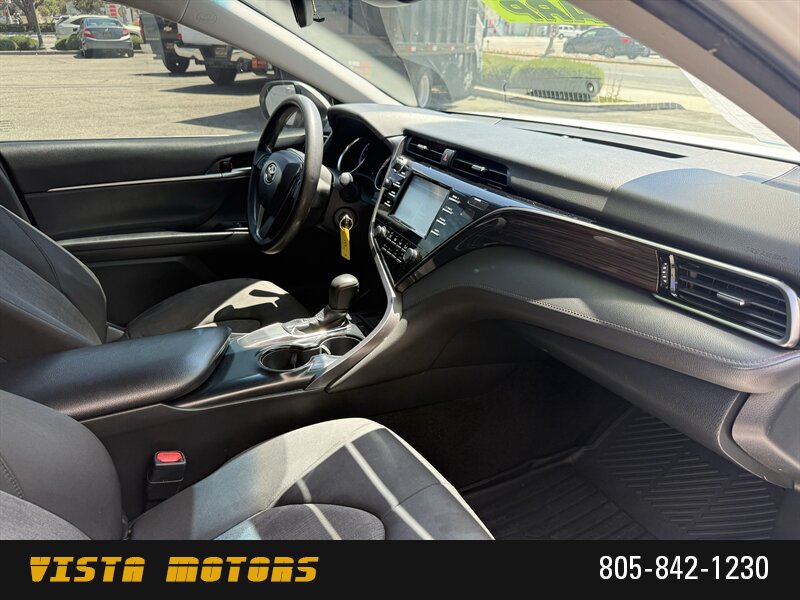 2019 Toyota Camry LE - Photo 18
