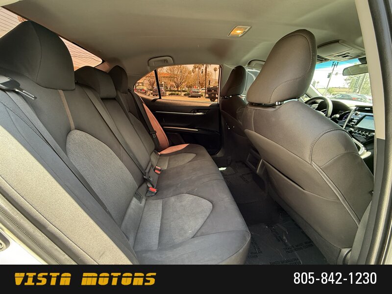 2019 Toyota Camry LE - Photo 19