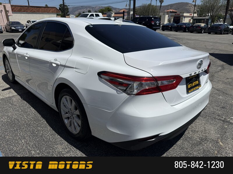 2019 Toyota Camry LE - Photo 8