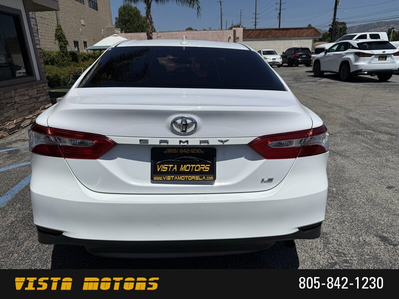 2019 Toyota Camry LE - Photo 7