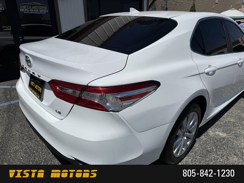 2019 Toyota Camry LE - Photo 6