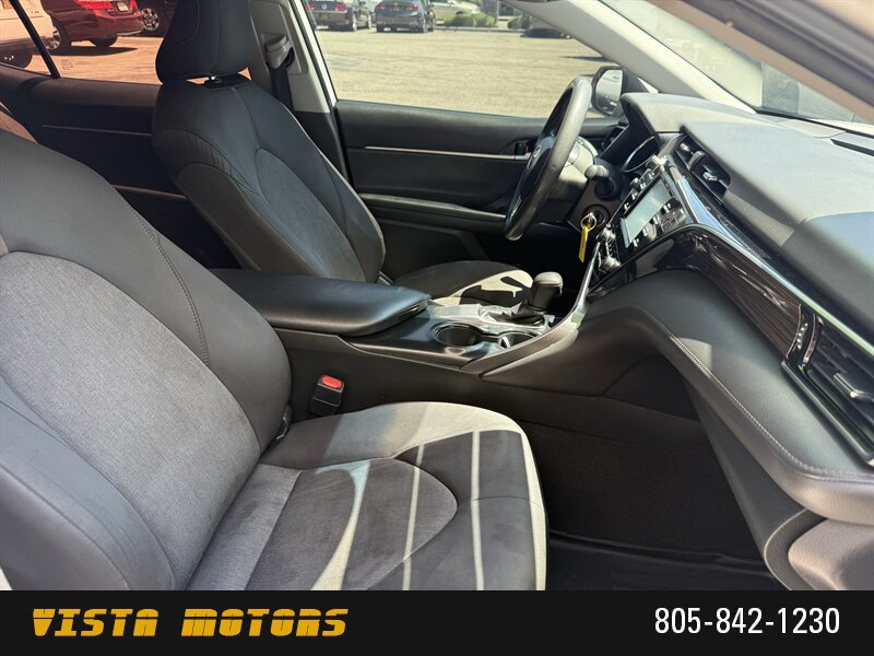 2019 Toyota Camry LE - Photo 17