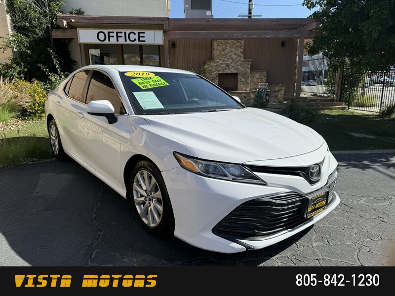 2019 Toyota Camry LE   - Photo 1 - Chatsworth, CA 91311