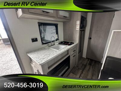 2024 COLEMAN 17B   - Photo 10 - Huachuca City, AZ 85616