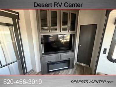2022 Keystone 3851BL CRUISER - Photo 18 - Huachuca City, AZ 85616