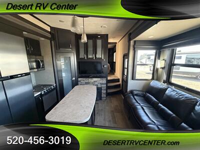 2018 KEYSTONE 3655   - Photo 14 - Huachuca City, AZ 85616