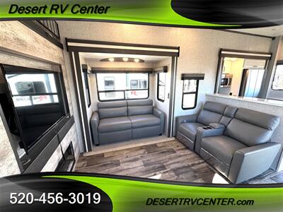 2023 Keystone CROSSROADS HAMPTON 388FKL - Photo 12 - Huachuca City, AZ 85616