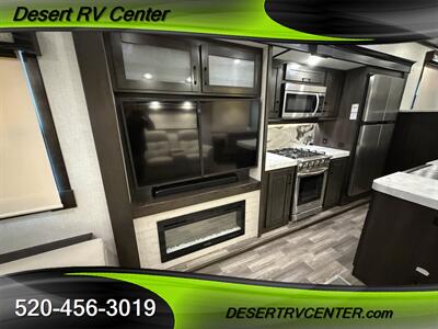 2020 KEYSTONE 391RL   - Photo 12 - Huachuca City, AZ 85616