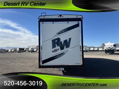 2021 HEARTLAND 4275RW   - Photo 3 - Huachuca City, AZ 85616