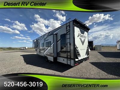 2024 GENESIS SUPREME 3317VXL   - Photo 4 - Huachuca City, AZ 85616