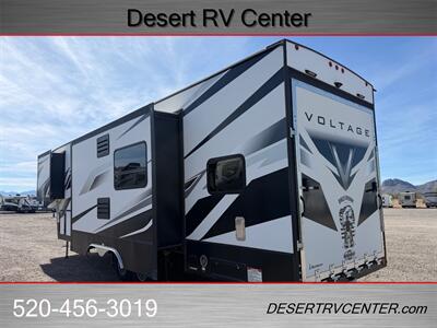 2021 Keystone VOLTAGE 3351  TRITON - Photo 8 - Huachuca City, AZ 85616