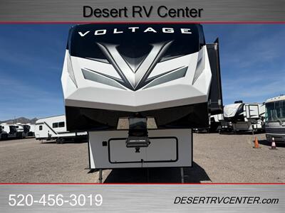 2021 Keystone VOLTAGE 3351  TRITON - Photo 3 - Huachuca City, AZ 85616