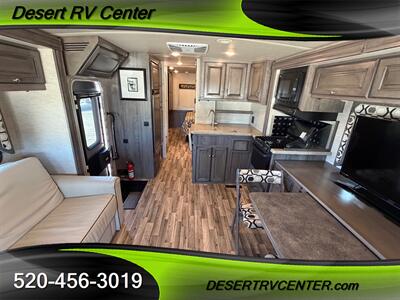 2018 WINNEBAGO 30T   - Photo 11 - Huachuca City, AZ 85616