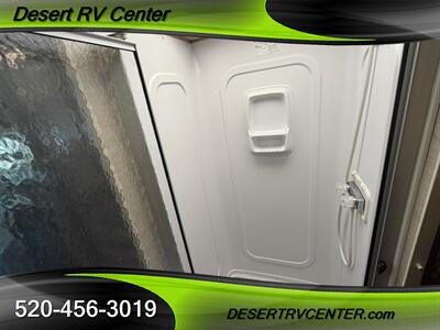 2018 WINNEBAGO 30T   - Photo 16 - Huachuca City, AZ 85616