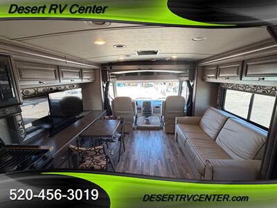 2018 WINNEBAGO 30T   - Photo 12 - Huachuca City, AZ 85616