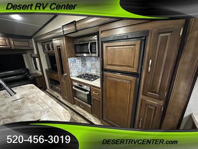 2018 GRAND DESIGN REFLECTION 303RLS   - Photo 12 - Huachuca City, AZ 85616