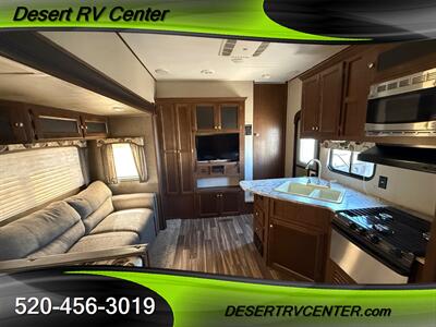 2017 KEYSTONE 308BHDS   - Photo 15 - Huachuca City, AZ 85616
