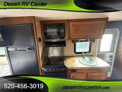 2016 LANCE 1685   - Photo 9 - Huachuca City, AZ 85616