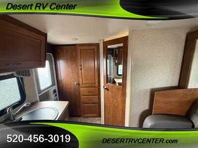 2016 LANCE 1685   - Photo 11 - Huachuca City, AZ 85616