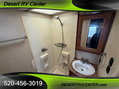 2016 LANCE 1685   - Photo 12 - Huachuca City, AZ 85616