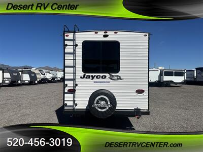 2023 JAYCO 212QBW   - Photo 3 - Huachuca City, AZ 85616