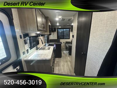 2023 JAYCO 212QBW   - Photo 12 - Huachuca City, AZ 85616