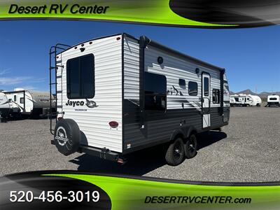 2023 JAYCO 212QBW   - Photo 2 - Huachuca City, AZ 85616
