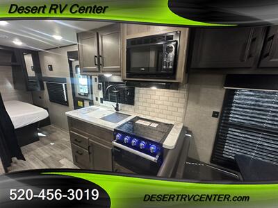 2023 JAYCO 212QBW   - Photo 18 - Huachuca City, AZ 85616