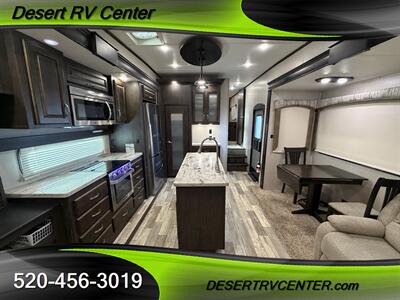 2019 FOREST RIVER 310RL   - Photo 15 - Huachuca City, AZ 85616
