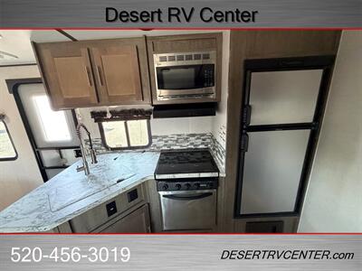 2017 FOREST RIVER 243RBS SURVEYOR - Photo 11 - Huachuca City, AZ 85616