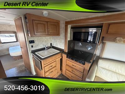 2012 Winnebago 30C  WINNEBAGO - Photo 13 - Huachuca City, AZ 85616