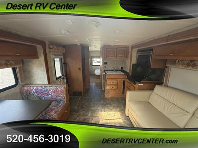 2012 Winnebago 30C  WINNEBAGO - Photo 12 - Huachuca City, AZ 85616