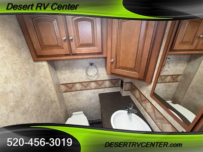 2012 Winnebago 30C  WINNEBAGO - Photo 14 - Huachuca City, AZ 85616
