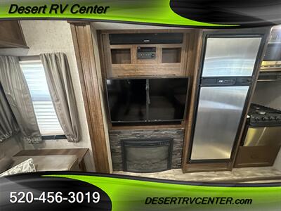 2017 HIGHLAND RIDGE 297RLS   - Photo 13 - Huachuca City, AZ 85616