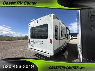 2017 HIGHLAND RIDGE 297RLS   - Photo 2 - Huachuca City, AZ 85616