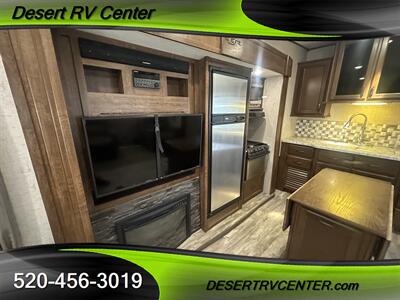 2017 HIGHLAND RIDGE 297RLS   - Photo 12 - Huachuca City, AZ 85616