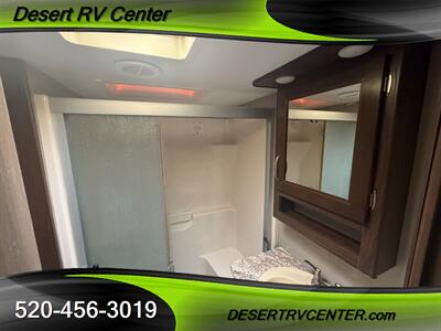 2018 KEYSTONE 310RE   - Photo 14 - Huachuca City, AZ 85616